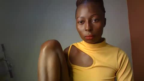 Snapshot of bigpussy_girl chatting on 5, 1, 2025 abi online show from 5, 1, 2025