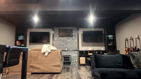 bigskinnyboyshh online show from 30, 1, 2025