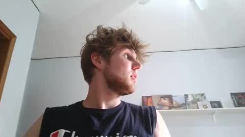 Snapshot of bigskinnyboyshh chatting on 4, 5, 2026 bigskinnyboyshh online show from 4, 5, 2026