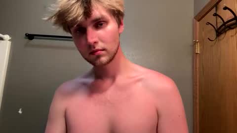 Snapshot of bigskinnyboyshh chatting on 2, 6, 2026 bigskinnyboyshh online show from 2, 6, 2026