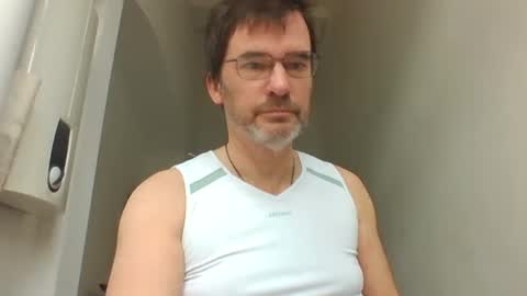 Snapshot of bikertom1988 chatting on 1, 2, 2025 bikertom1988 online show from 1, 2, 2025