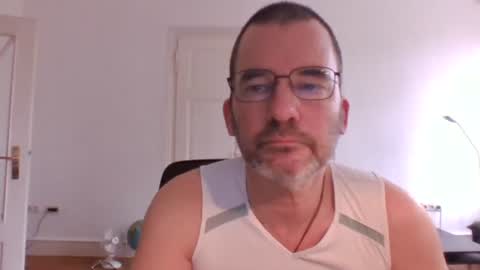 Snapshot of bikertom1988 chatting on 1, 3, 2025 bikertom1988 online show from 1, 3, 2025