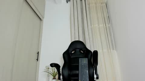 Biscuit oliva online show from 12, 3, 2026