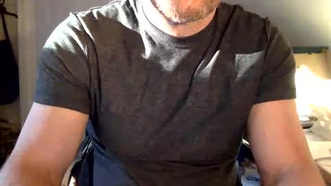 Snapshot of bisonbar chatting on 7, 1, 2025 BisonBar online show from 7, 1, 2025