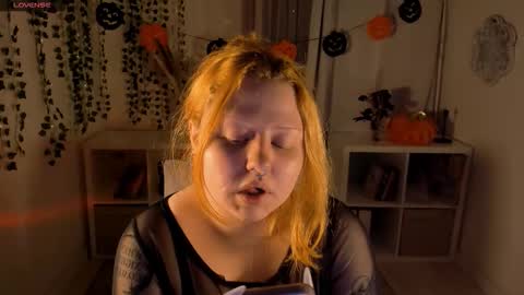 Snapshot of bitchofsun chatting on 26, 10, 2025 Nana online show from 26, 10, 2025