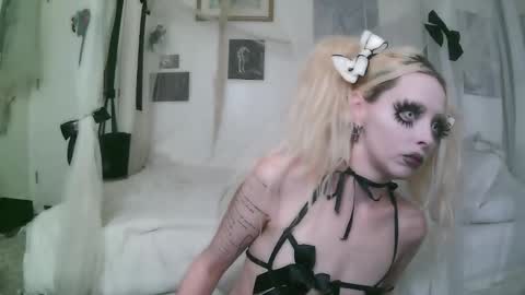 vampire fang  online show from 9, 1, 2026