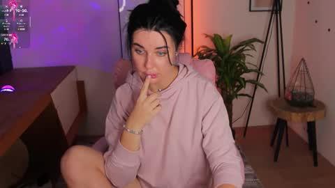 Snapshot of black___barbie chatting on 9, 10, 2025 Black   Barbie online show from 9, 10, 2025