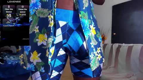 Snapshot of black_diamond_t chatting on 11, 10, 2025 Black Diamond online show from 11, 10, 2025