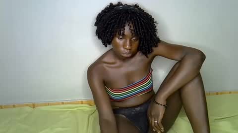 Snapshot of black_queeni chatting on 18, 11, 2025 black_queeni online show from 18, 11, 2025