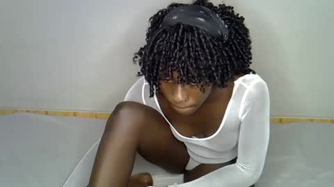 Snapshot of black_queeni chatting on 26, 11, 2025 black_queeni online show from 26, 11, 2025