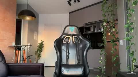 Macauly online show from 17, 3, 2026