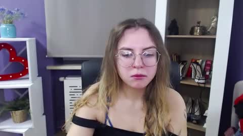 Snapshot of blackrosezoey chatting on 2, 12, 2024 Z O E Y online show from 2, 12, 2024