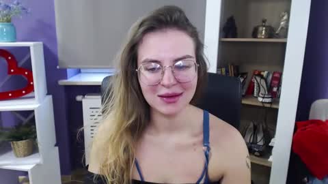 Snapshot of blackrosezoey chatting on 2, 12, 2024 Z O E Y online show from 2, 12, 2024