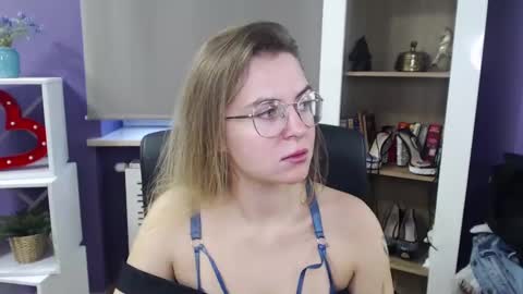 Snapshot of blackrosezoey chatting on 3, 12, 2024 Z O E Y online show from 3, 12, 2024