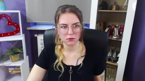 Snapshot of blackrosezoey chatting on 23, 12, 2024 Z O E Y online show from 23, 12, 2024