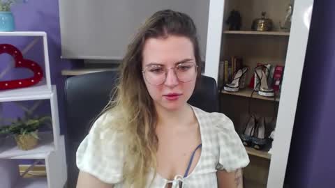Snapshot of blackrosezoey chatting on 7, 1, 2025 Z O E Y online show from 7, 1, 2025