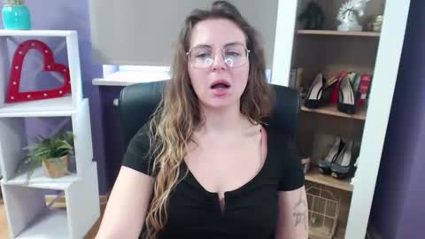Snapshot of blackrosezoey chatting on 5, 3, 2025 Z O E Y online show from 5, 3, 2025