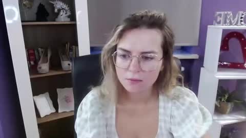 Snapshot of blackrosezoey chatting on 9, 9, 2025 Z O E Y online show from 9, 9, 2025