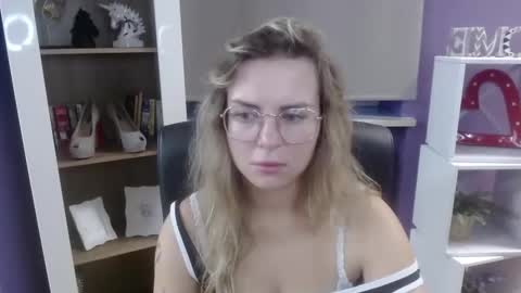 Snapshot of blackrosezoey chatting on 11, 9, 2025 Z O E Y online show from 11, 9, 2025