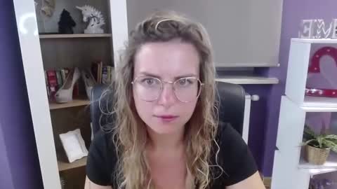 Snapshot of blackrosezoey chatting on 22, 9, 2025 Z O E Y online show from 22, 9, 2025