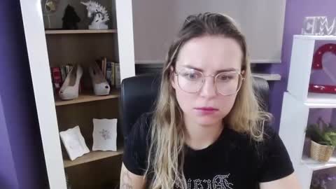 Snapshot of blackrosezoey chatting on 1, 10, 2025 Z O E Y online show from 1, 10, 2025
