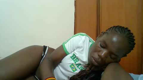 Snapshot of blacksexygal chatting on 22, 10, 2025 SARAH online show from 22, 10, 2025