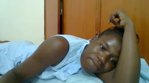 Snapshot of blacksexygal chatting on 12, 11, 2025 SARAH online show from 12, 11, 2025