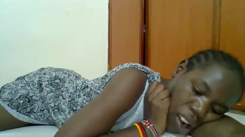 Snapshot of blacksexygal chatting on 25, 11, 2025 SARAH online show from 25, 11, 2025