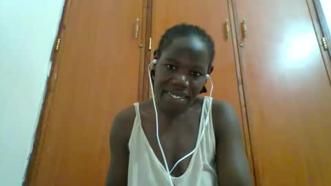 Snapshot of blacksexygal chatting on 20, 12, 2025 SARAH online show from 20, 12, 2025