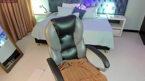 Snapshot of blair_red_ chatting on 1, 4, 2026 blair_red_ online show from 1, 4, 2026