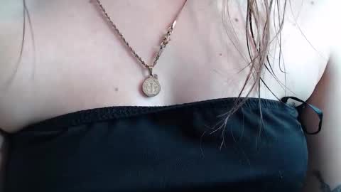 Snapshot of blairvicent chatting on 26, 11, 2025 online show from 26, 11, 2025