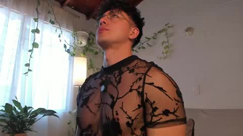 Snapshot of blake_levi chatting on 24, 5, 2026 Blake Levi Independent Model online show from 24, 5, 2026