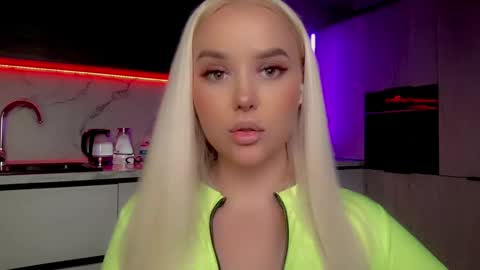 Lana online show from 19, 1, 2025