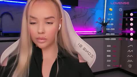 Lana online show from 9, 9, 2025