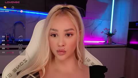 Lana online show from 18, 10, 2025