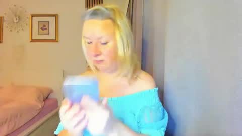 Nicole online show from 1, 1, 2025