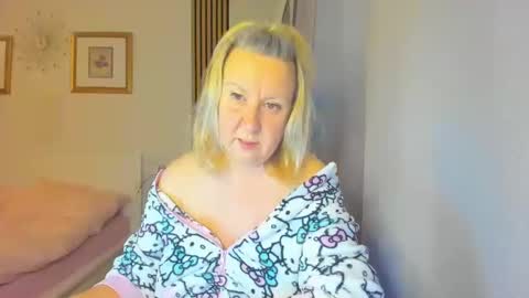 Nicole online show from 5, 1, 2025