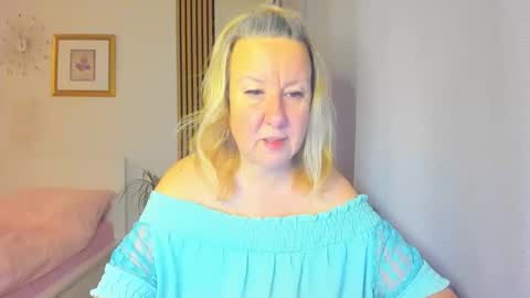 Nicole online show from 6, 1, 2025