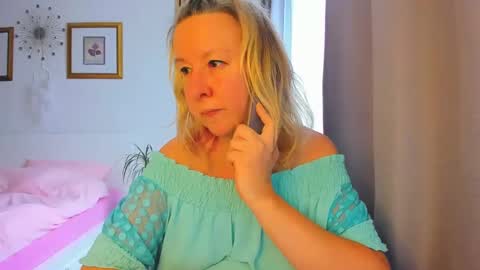 Nicole online show from 9, 1, 2025