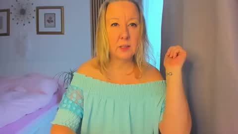 Nicole online show from 14, 1, 2025