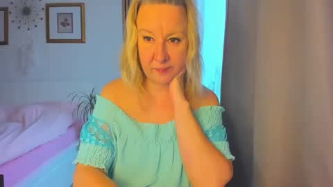 Nicole online show from 15, 1, 2025