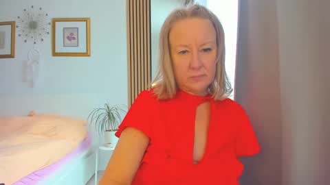 Nicole online show from 5, 2, 2025