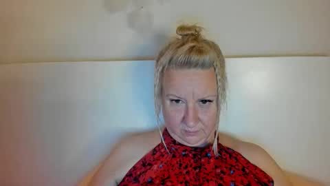 Nicole online show from 27, 9, 2025