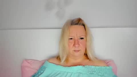 Nicole online show from 18, 10, 2025