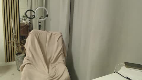 Nicole online show from 18, 2, 2026