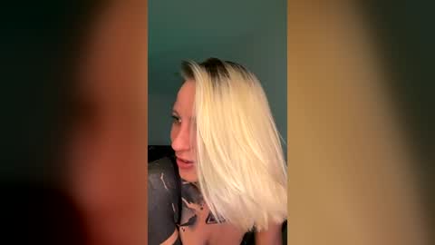 Snapshot of blonde_fuck_couple chatting on 30, 6, 2026 blonde_fuck_couple online show from 30, 6, 2026