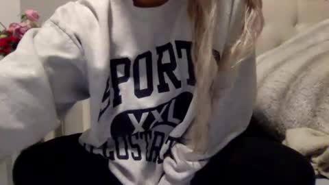 Snapshot of blondebunnyx1 chatting on 26, 1, 2025 Blondebunnyx1 online show from 26, 1, 2025