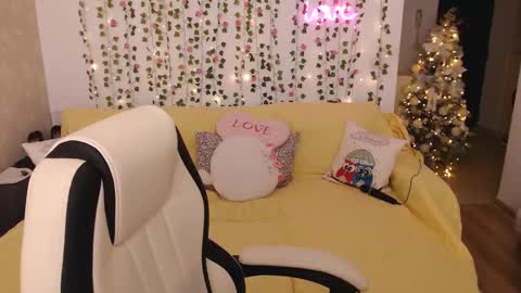 Natasha online show from 12, 12, 2024