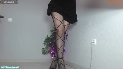 Im Di. I smell naked even when Im dressed. online show from 17, 12, 2024