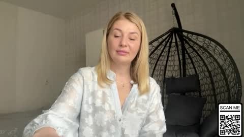 blondie_xoxoxo online show from 8, 4, 2026